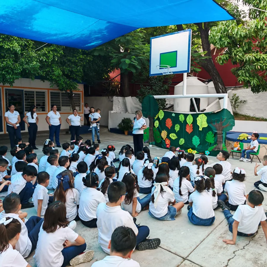 Actividad de lectura y convivencia en primaria